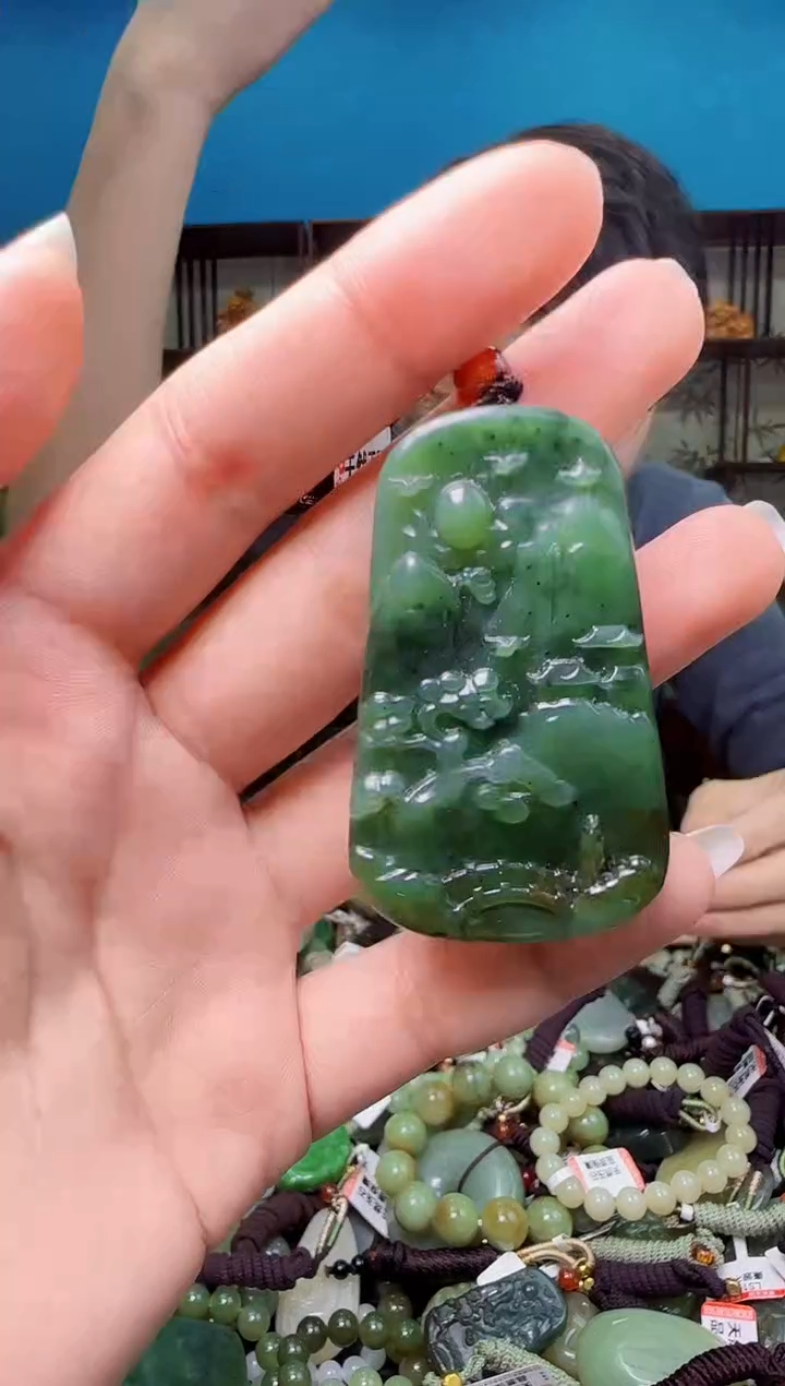 颈饰未镶嵌和田玉1