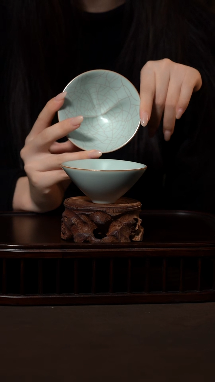 摆件天青色汝窑乾坤杯1个，开片不开片可选，拍下备注工艺