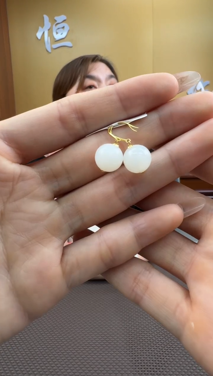 【闪购商品】和田玉耳饰18K金镶嵌一对