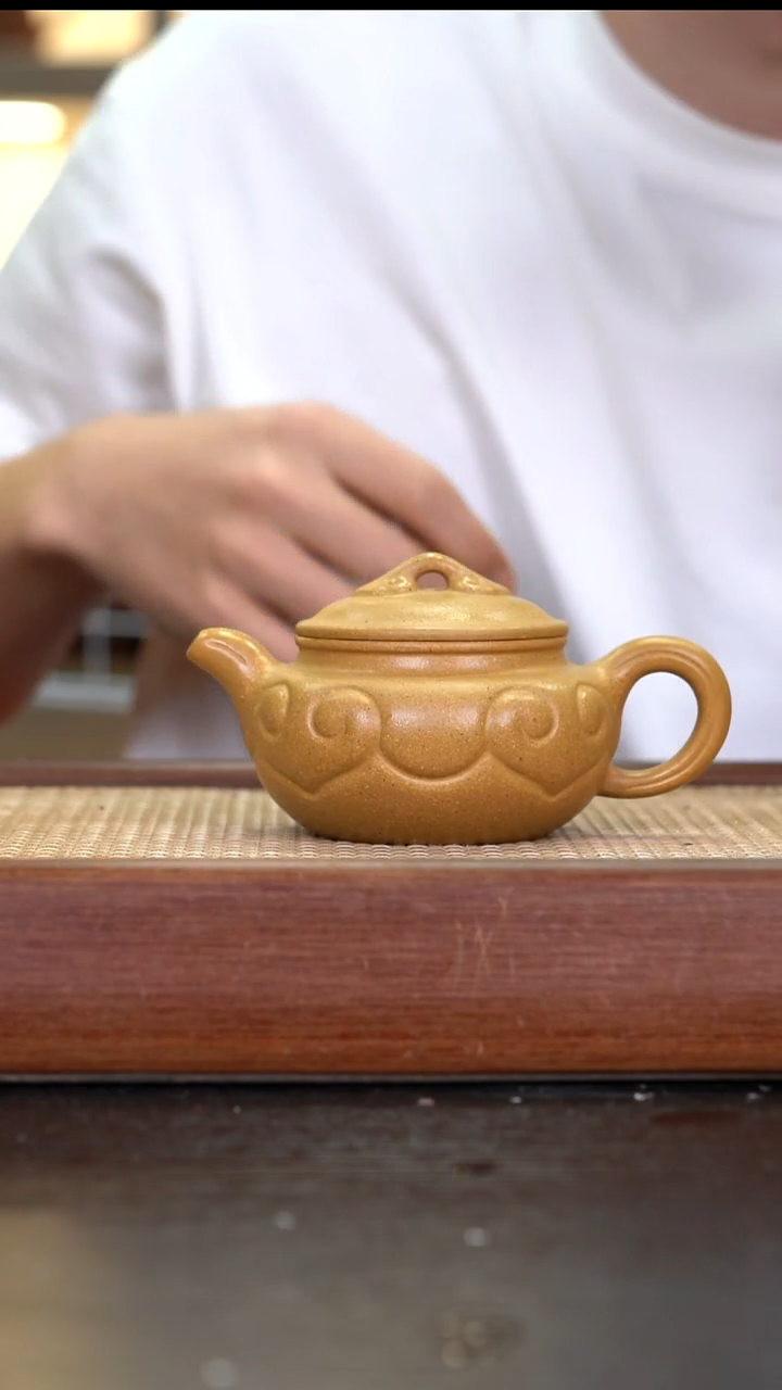 茶壶紫砂  ZQ   老档口黄金段   仿古如意  240cc