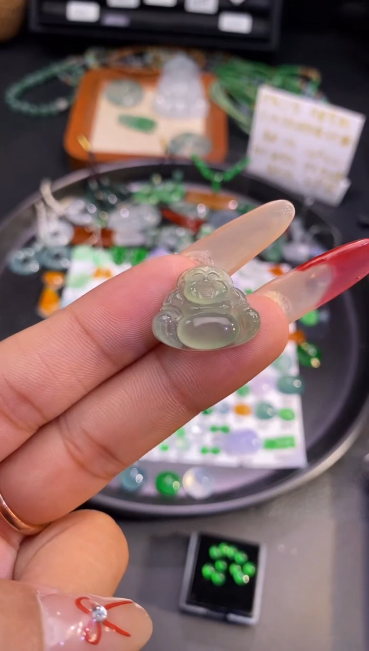 【闪购商品】翡翠挂件未镶嵌佛公