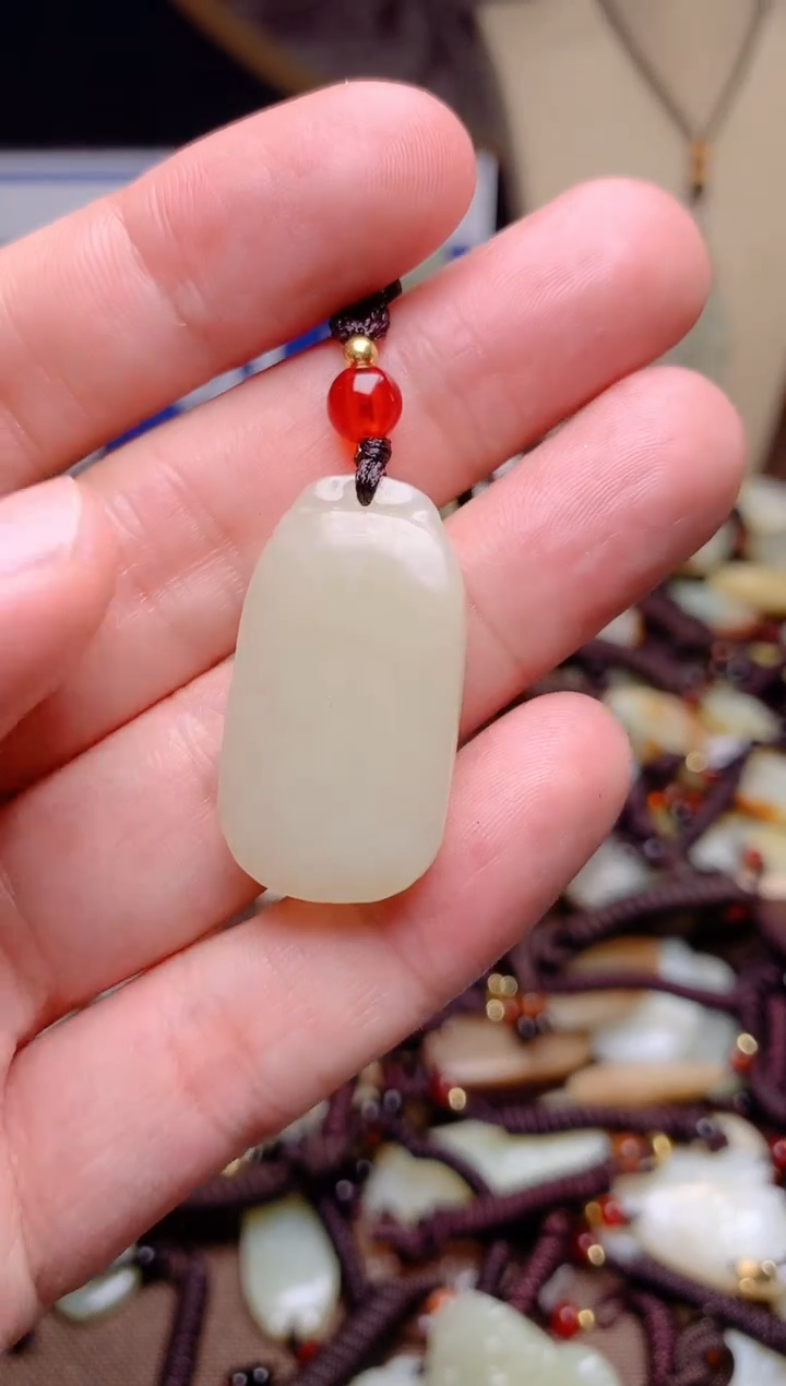 和田玉未镶嵌颈饰1