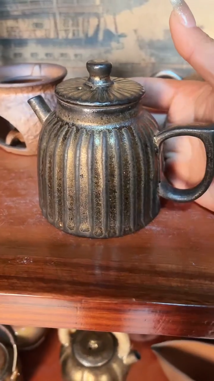 【闪购商品】H01原矿鎏金宫灯壶手工