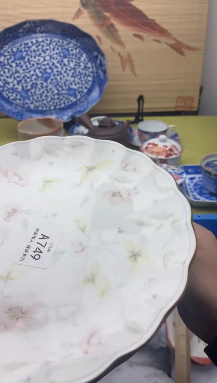 瓷片欢749                    