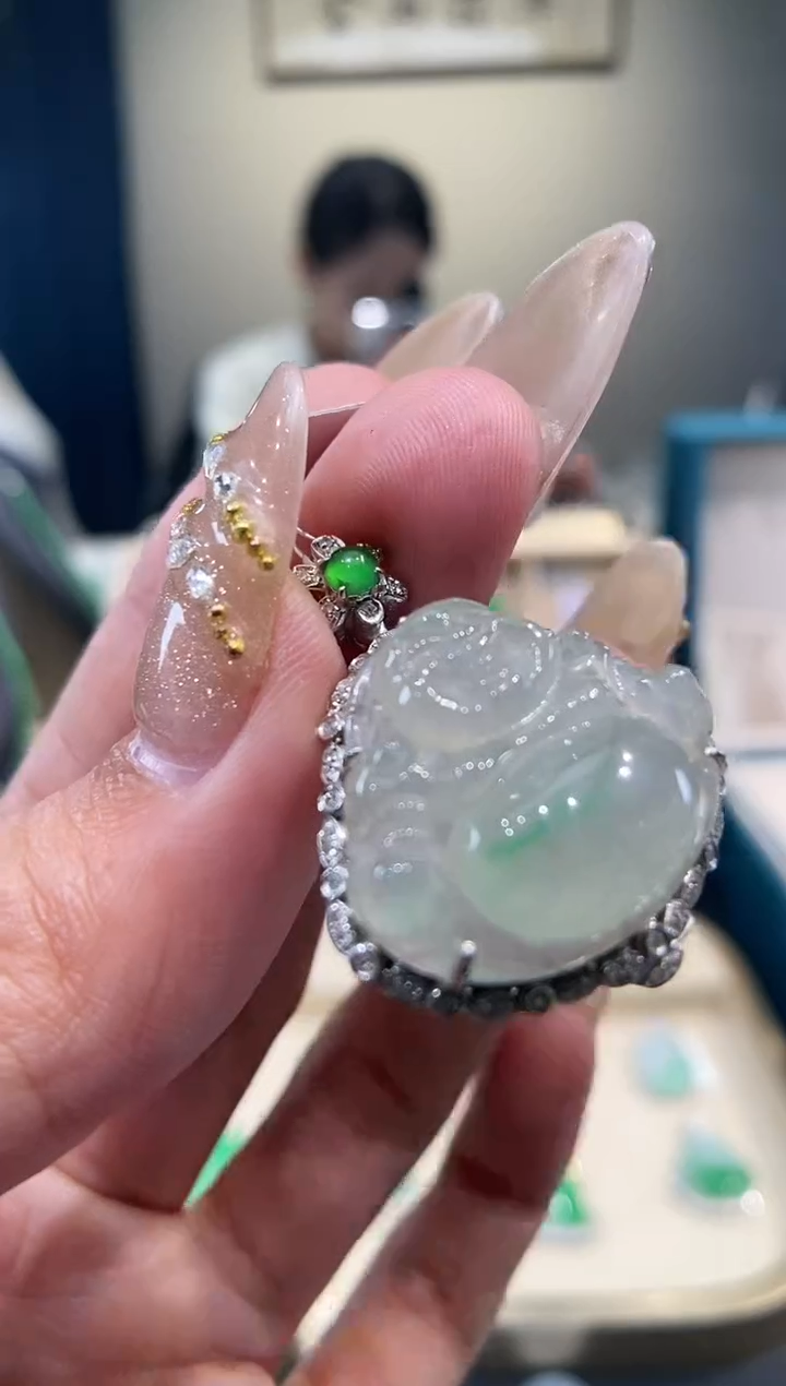 【闪购商品】翡翠吊坠(不含链)18K金镶嵌佛公