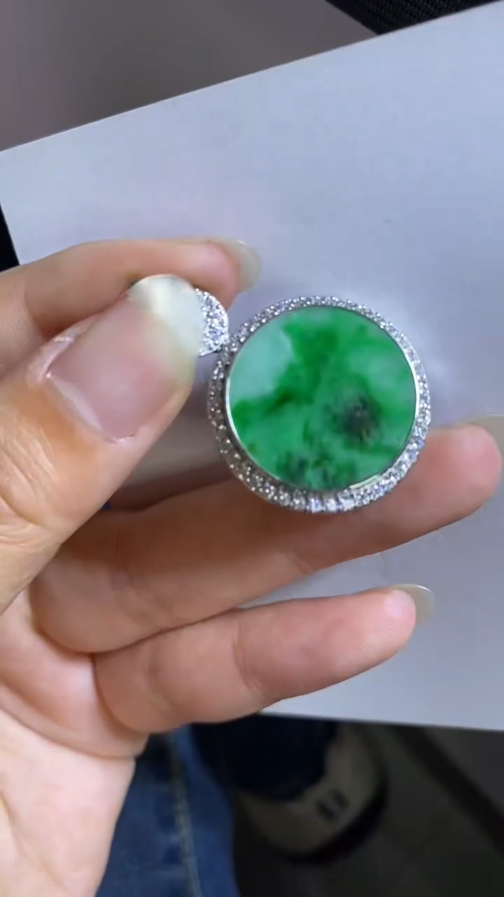 颈饰未镶嵌翡翠无事牌 