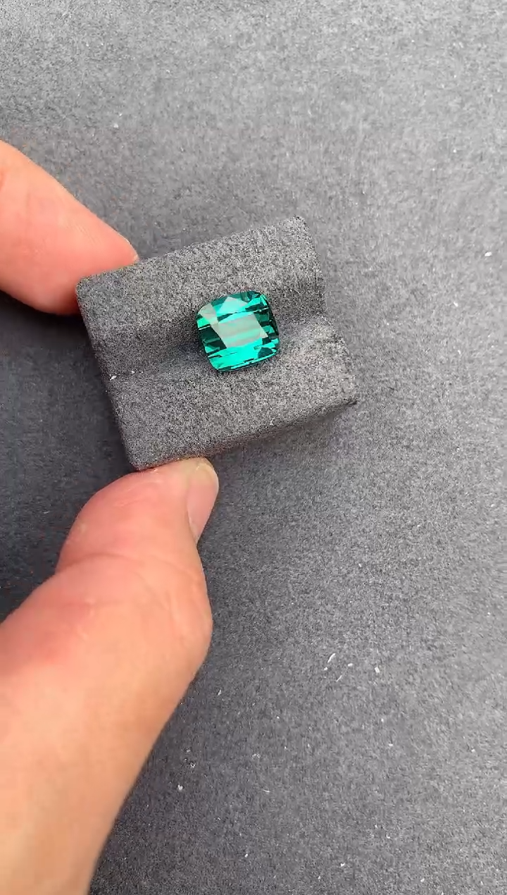 【闪购商品】碧玺裸石未镶嵌4ct拉贡