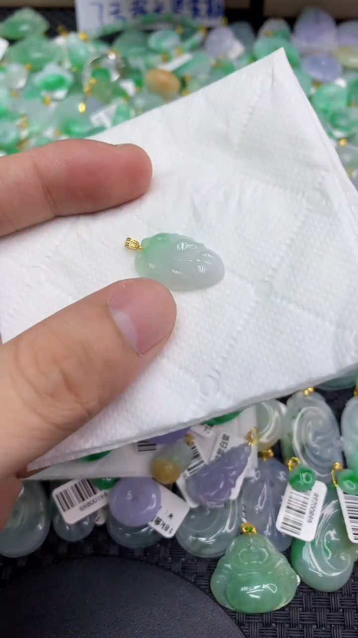 翡翠18K金镶嵌颈饰天然缅甸A货翡翠