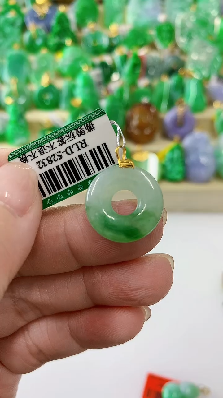 【闪购商品】翡翠吊坠(不含链)18K金镶嵌挂件