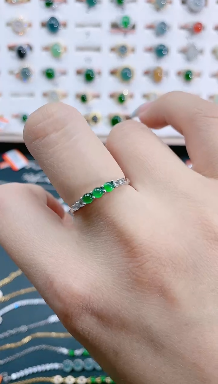 翡翠戒指银S925镶嵌天然翡翠