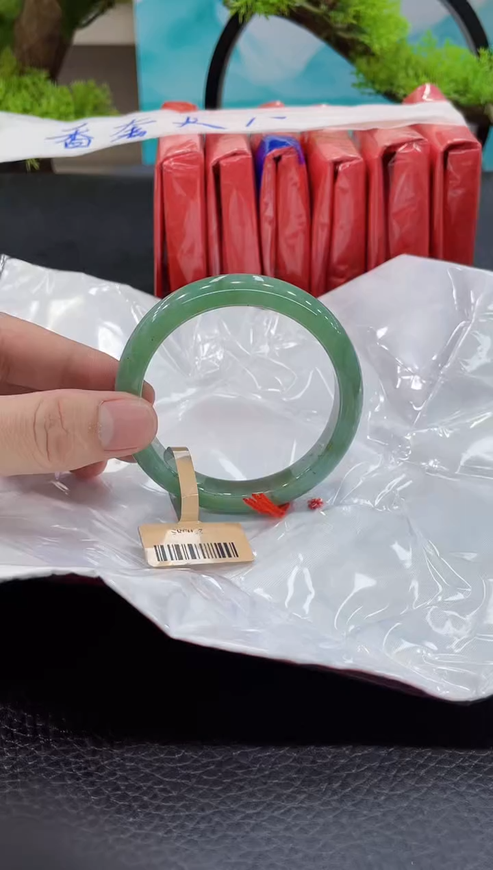【闪购商品】翡翠手镯未镶嵌手镯