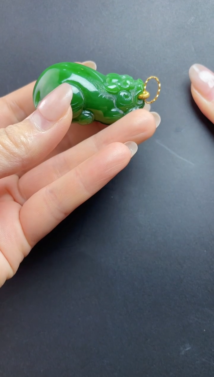 【闪购商品】和田玉吊坠18K金镶嵌收藏级辣绿貔貅吊坠