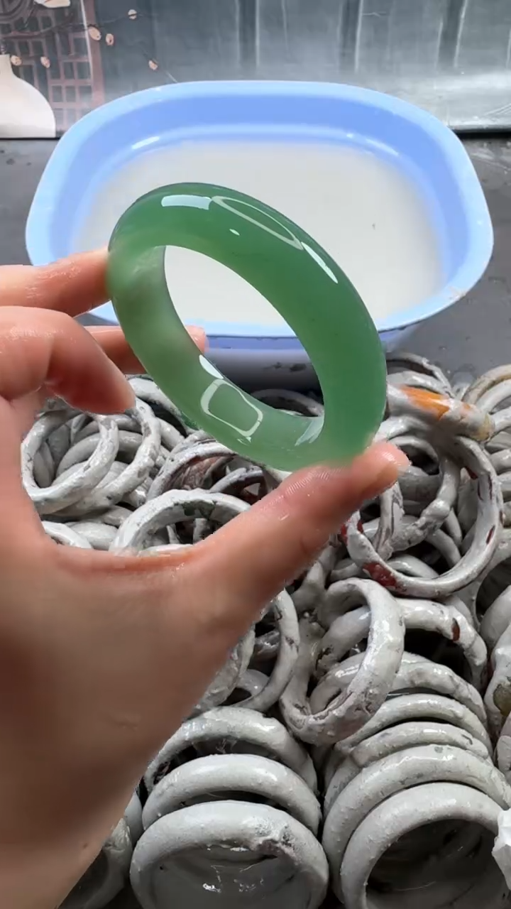 【闪购商品】石英质玉手镯未镶嵌14