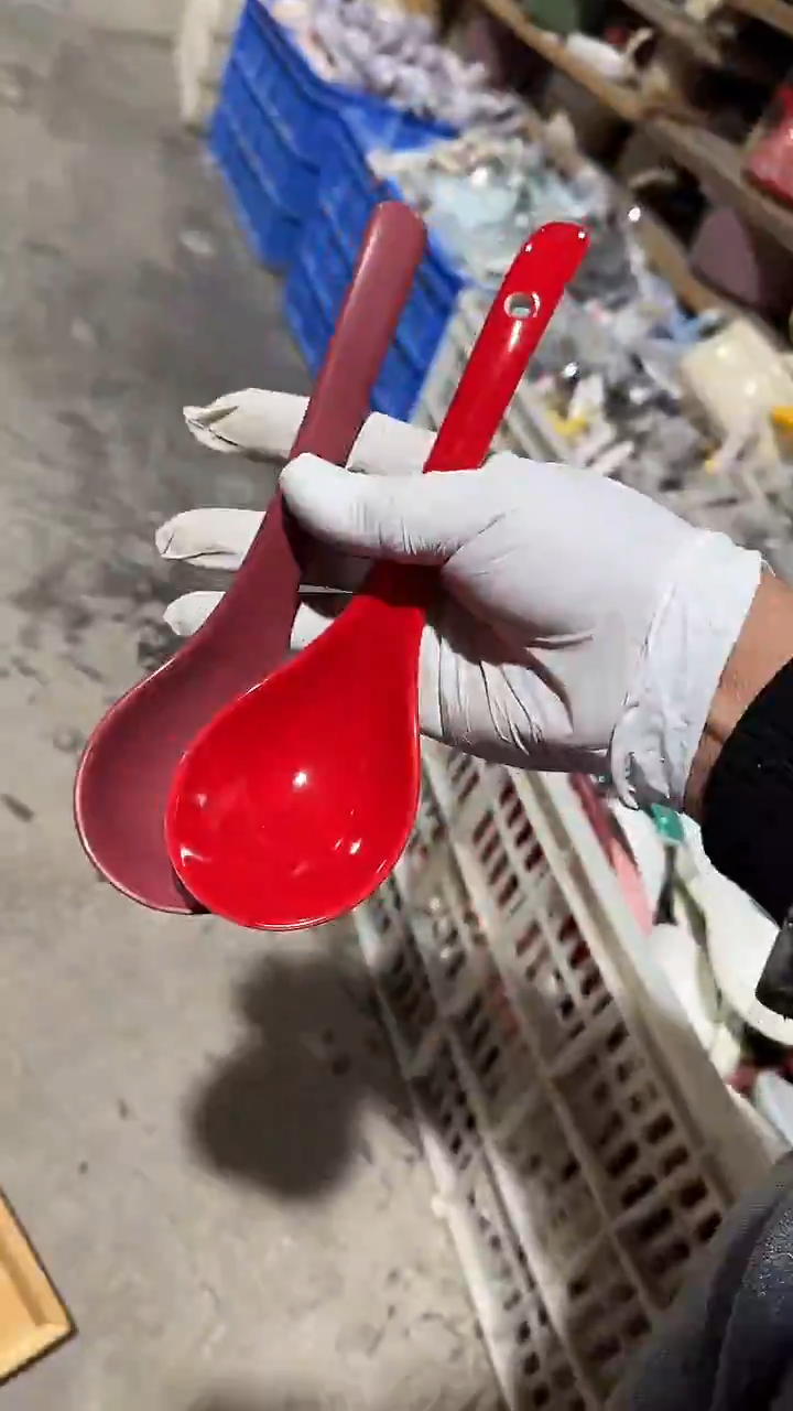 陶瓷2个汤勺微瑕 凑满20元包邮