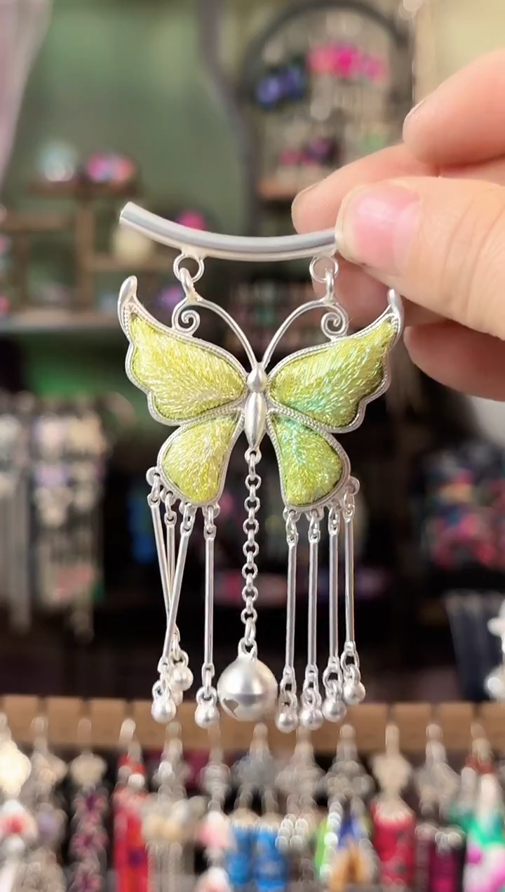 彩云南阁非遗老绣苗银饰品346