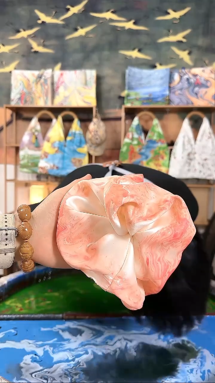 萌****?大肠发圈 6 手工微瑕 不喜勿拍 不退不换