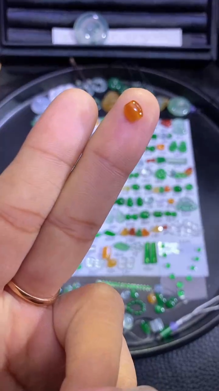 未镶嵌挂件翡翠珠子