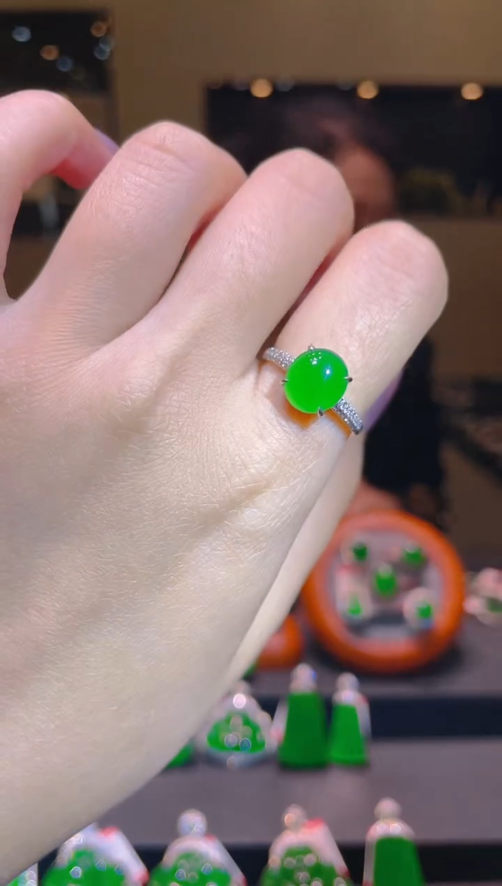 【闪购商品】翡翠18K金镶嵌吊坠(不含链)A52