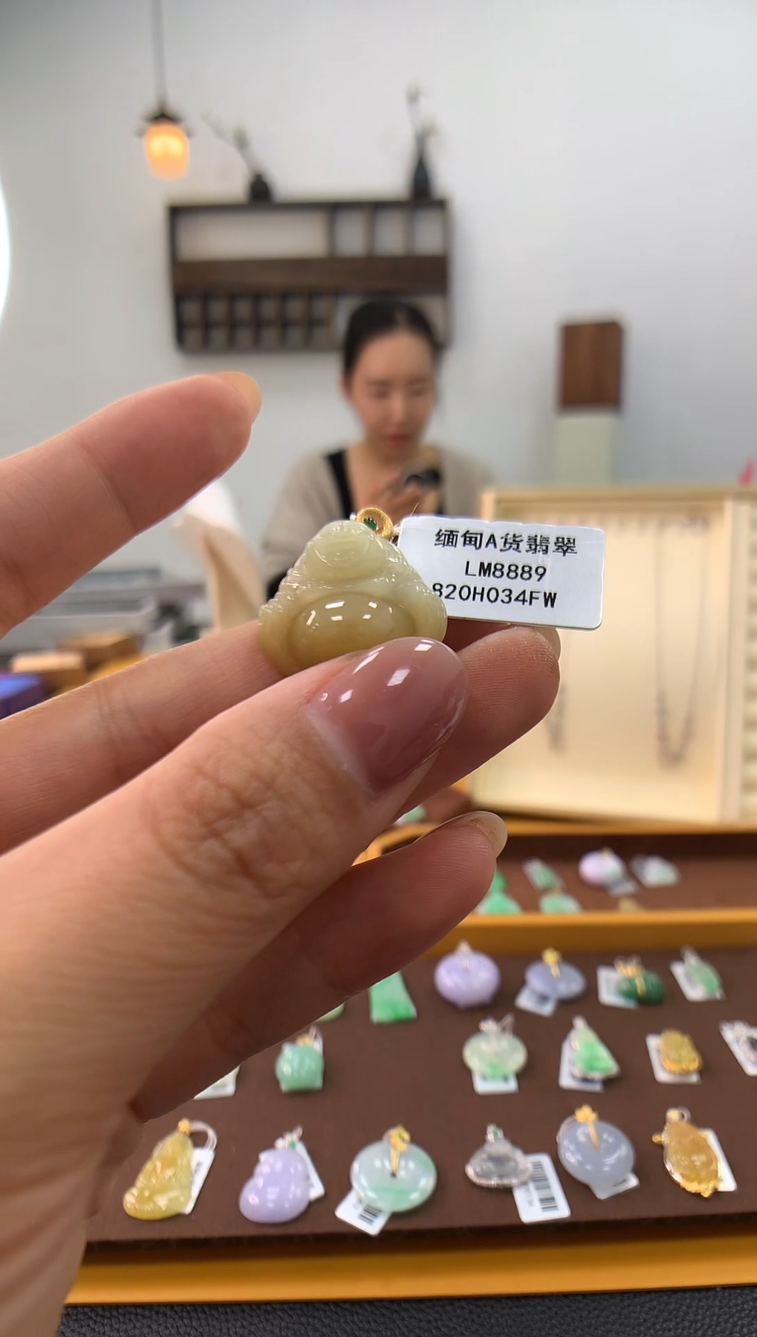 颈饰18K金镶嵌翡翠佛公