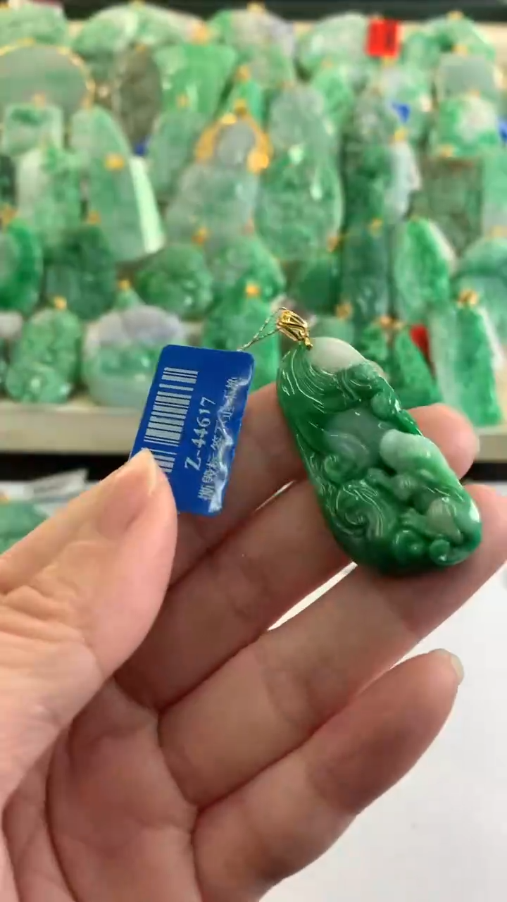 【闪购商品】翡翠吊坠(不含链)18K金镶嵌挂件