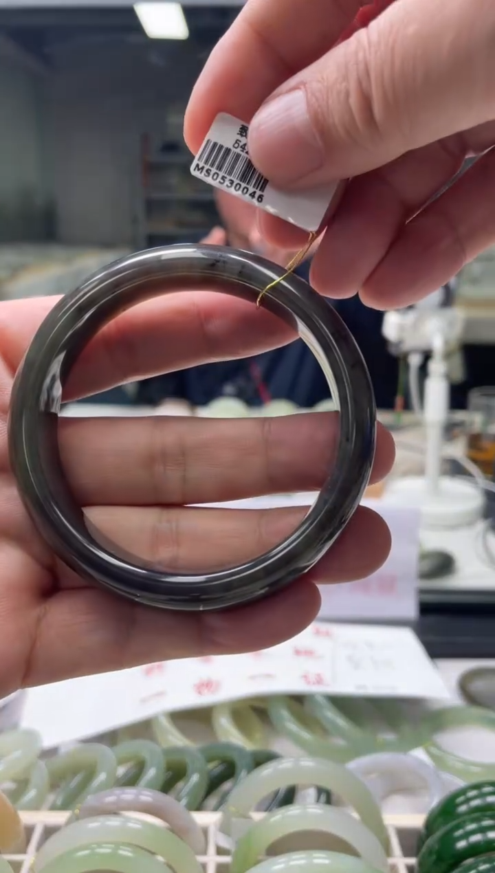 【闪购商品】和田玉手镯未镶嵌编码9046 圈口59-60