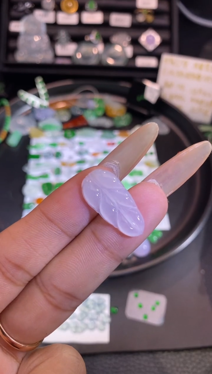 【闪购商品】翡翠挂件未镶嵌叶子