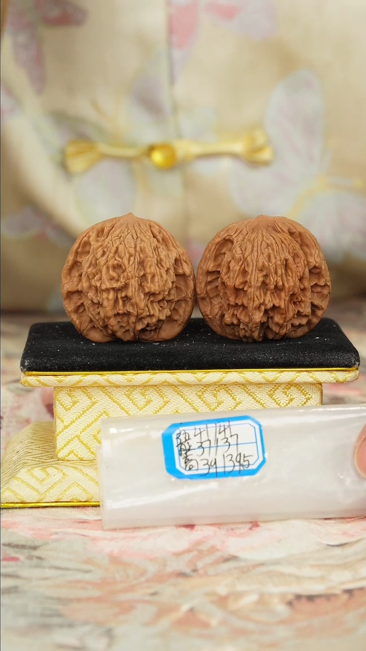 【闪购商品】文玩核桃把件麦穗虎头