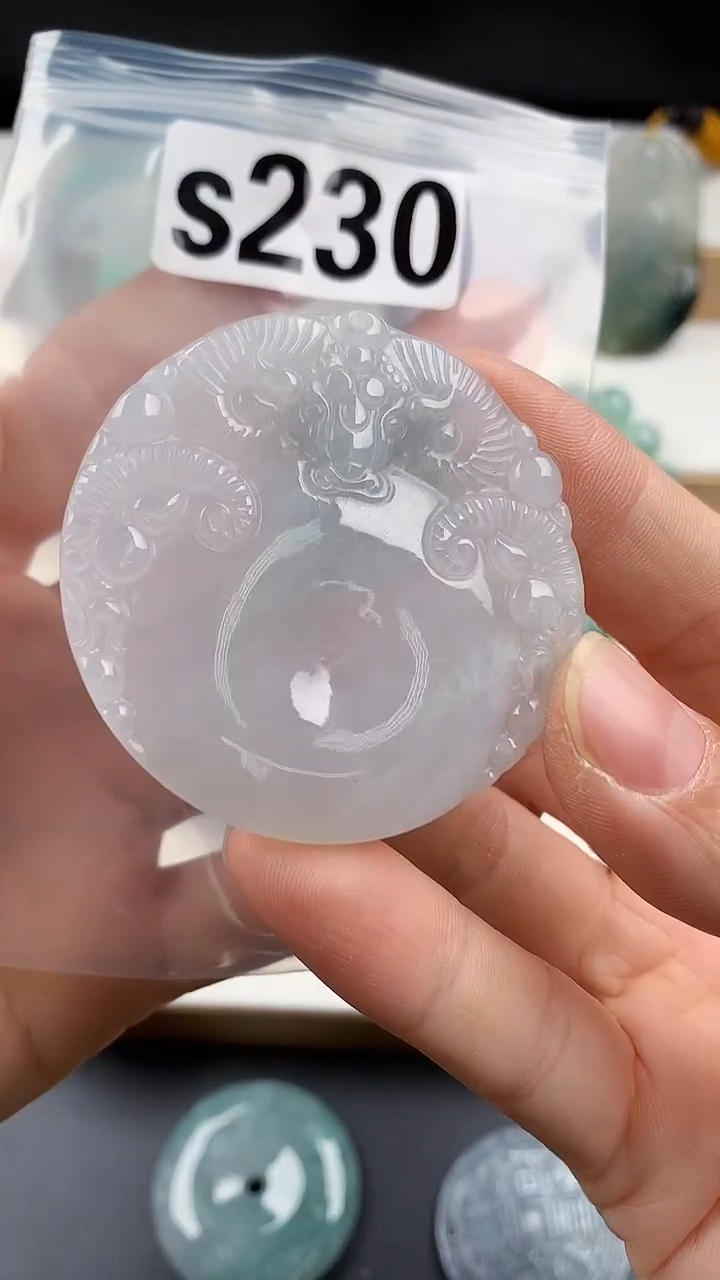 颈饰未镶嵌翡翠天然翡翠吊坠挂件