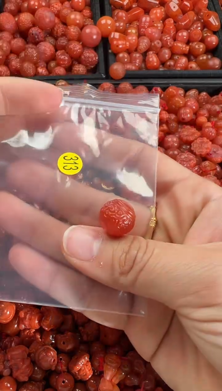 【闪购商品】南红玛瑙颈饰未镶嵌1