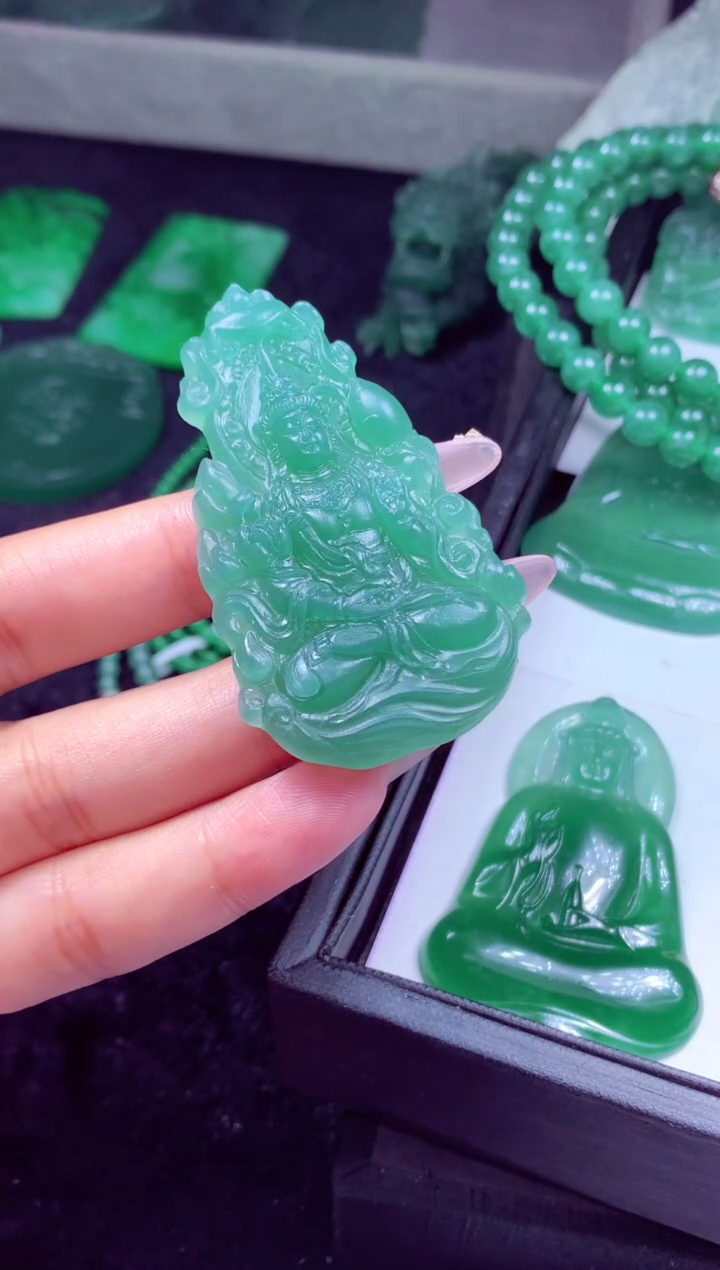 未镶嵌定制翡翠A**者天然翡翠A货吊坠 官方基地发货