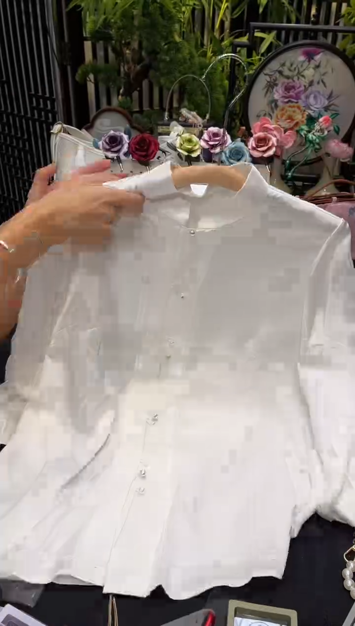 织绣L**a衣服11111111