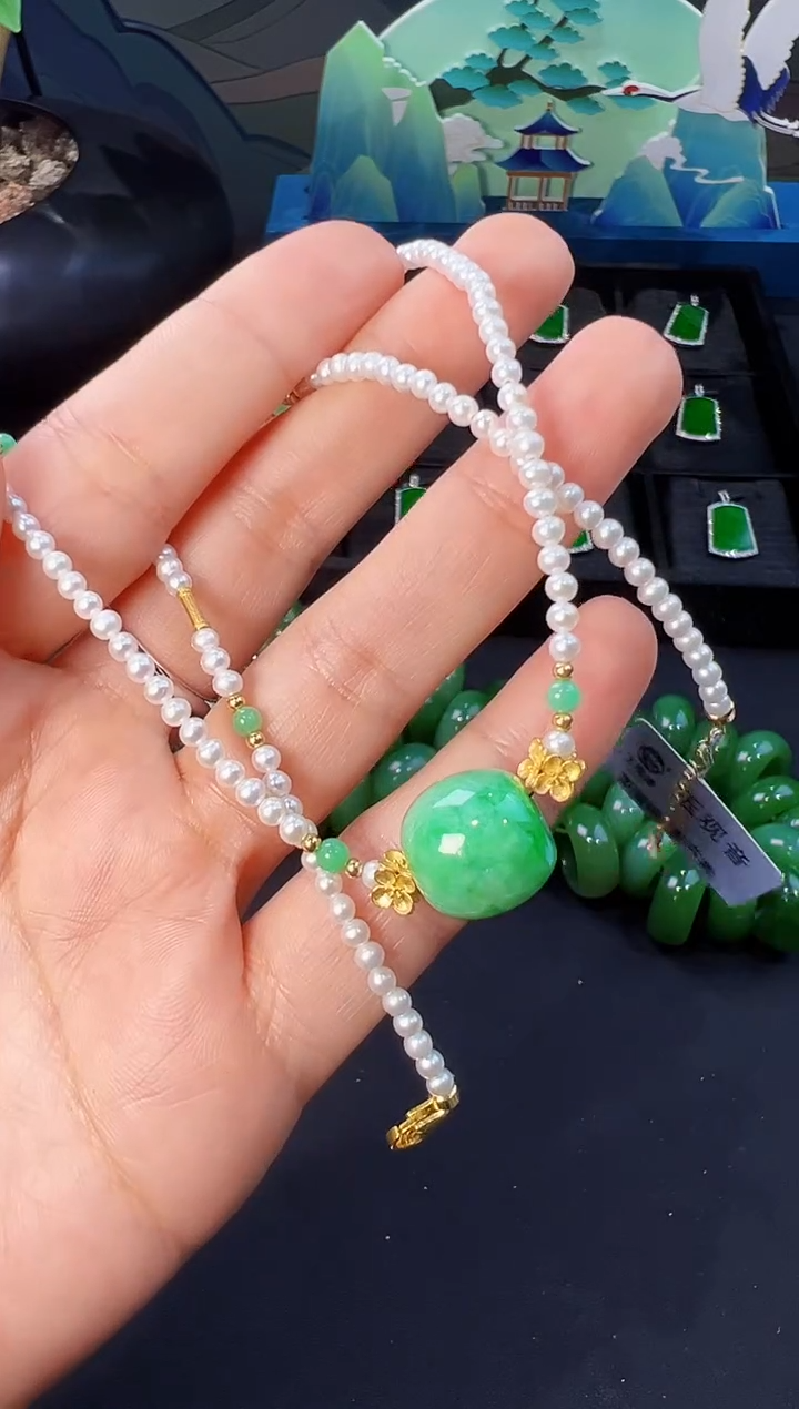 【闪购商品】翡翠颈饰18K金镶嵌项链