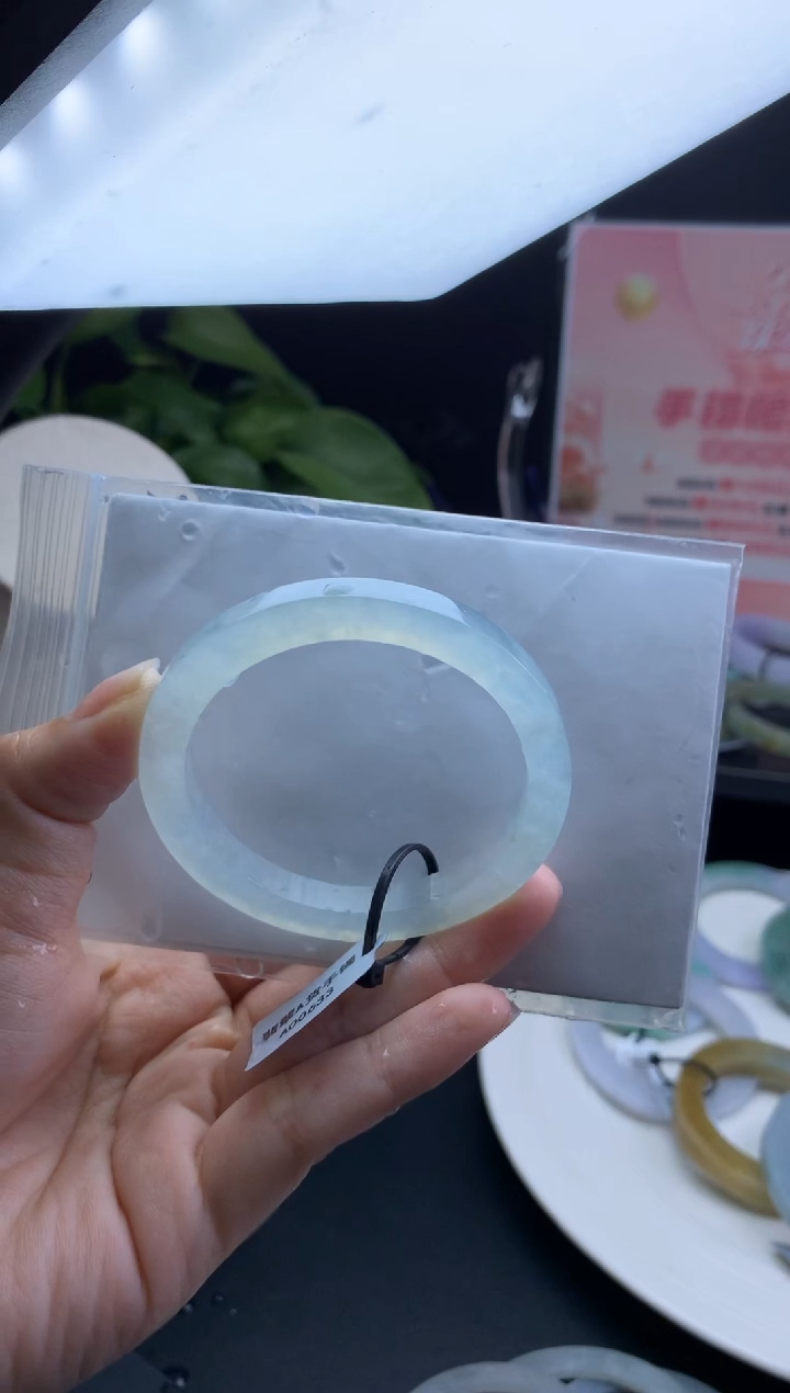 【闪购商品】定制翡翠翡翠手镯定制未镶嵌晴起光50-54