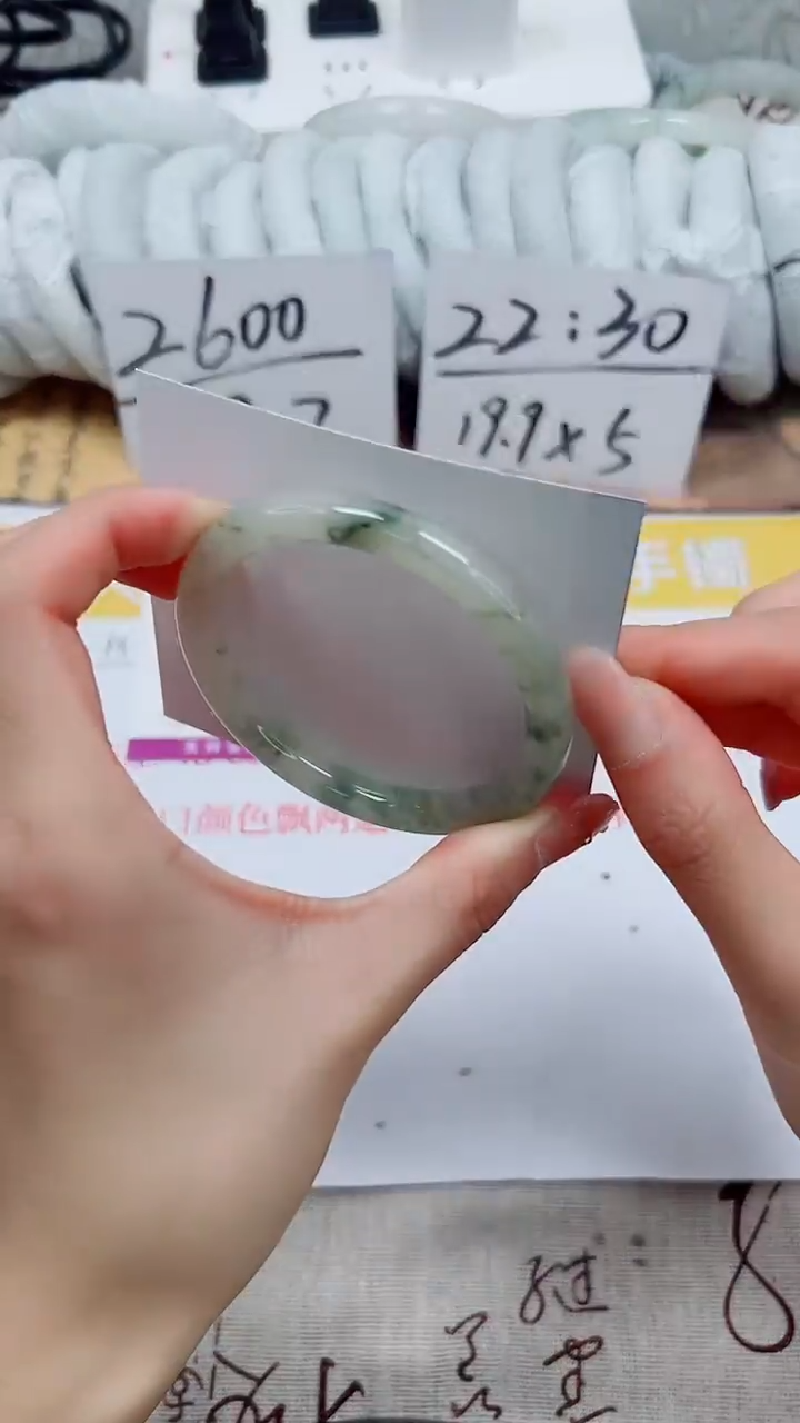 【闪购商品】石英质玉手镯未镶嵌k20-54