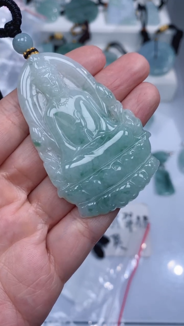 颈饰未镶嵌翡翠吊坠