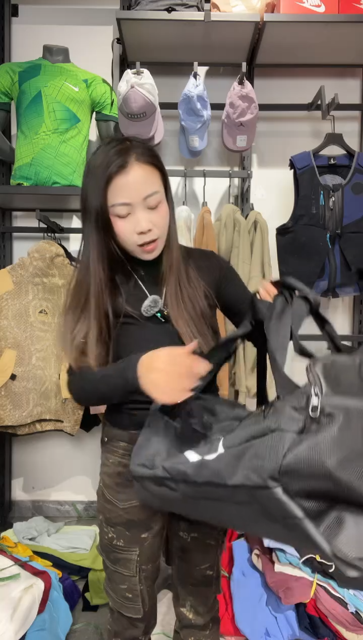 1117闪购编码Nike/Jordan运动卫衣裤以直播间过款为准尺码. 书包