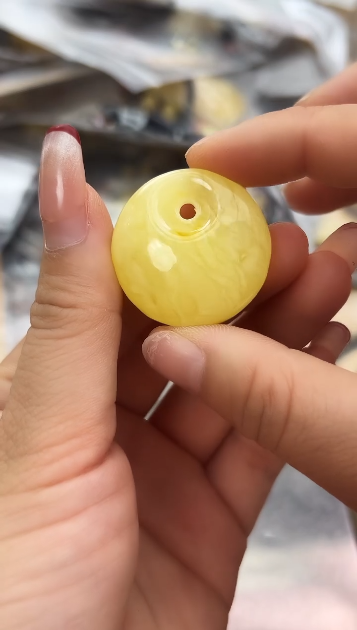 未镶嵌琥珀裸石蜜蜡吊坠