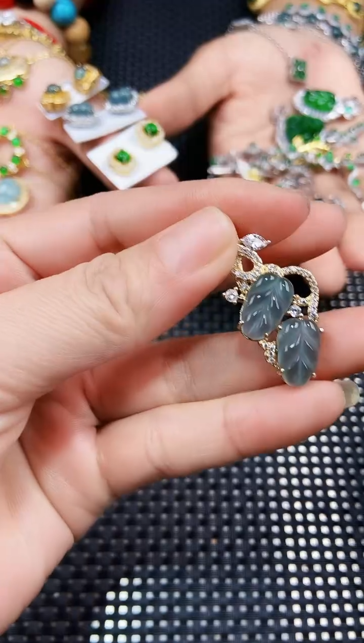 【闪购商品】翡翠吊坠(不含链)未镶嵌111111111