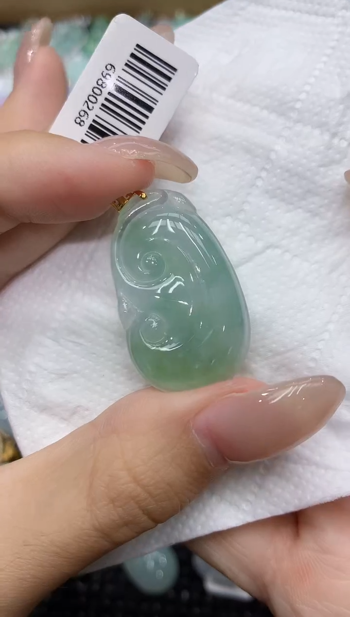 翡翠18K金镶嵌颈饰111111111111