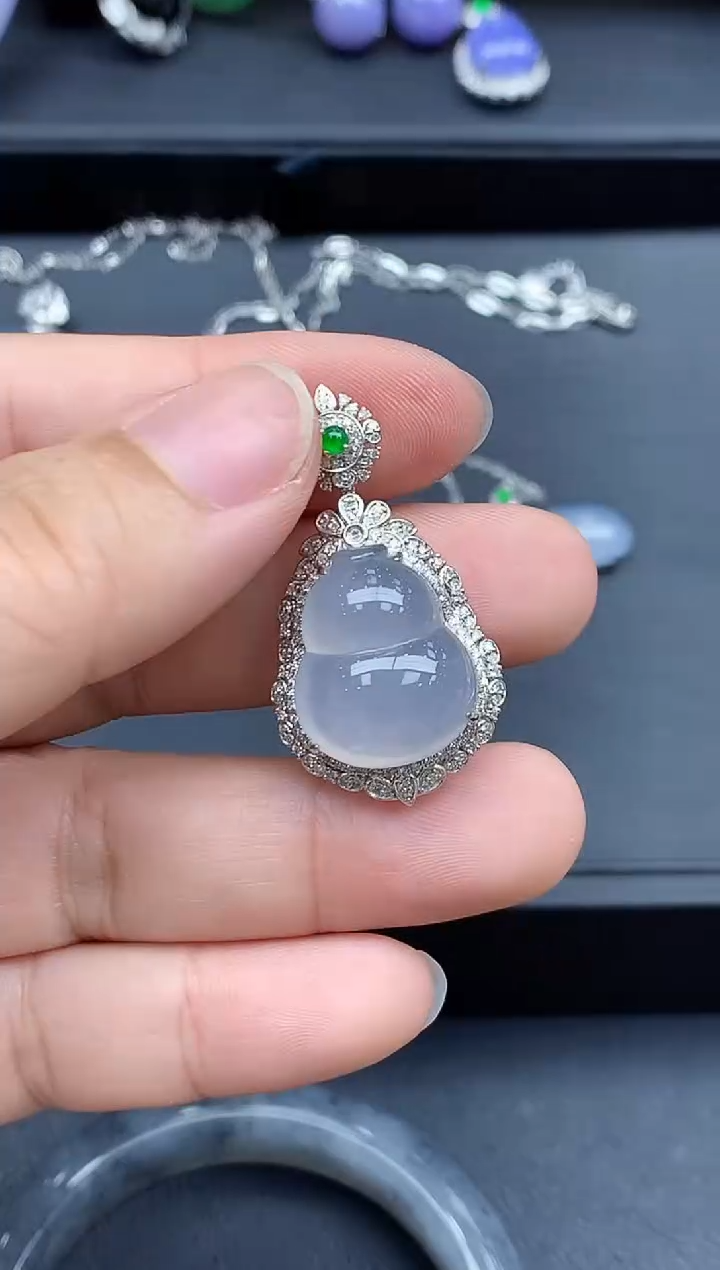 颈饰18K金镶嵌翡翠565-春日珠宝