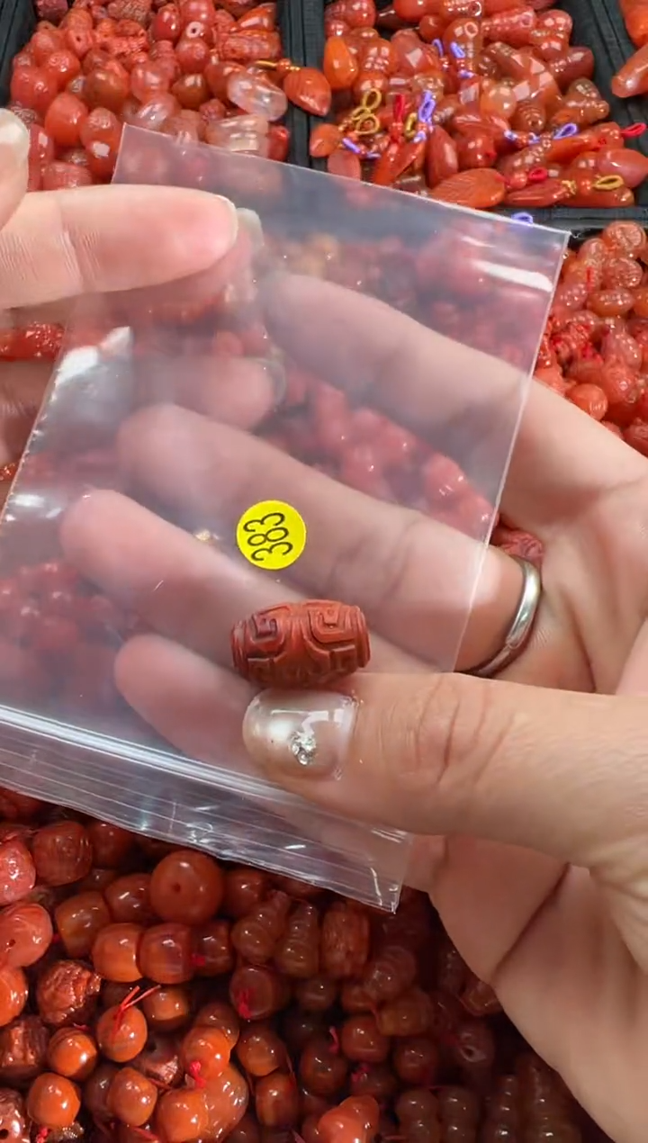 【闪购商品】南红玛瑙颈饰未镶嵌1