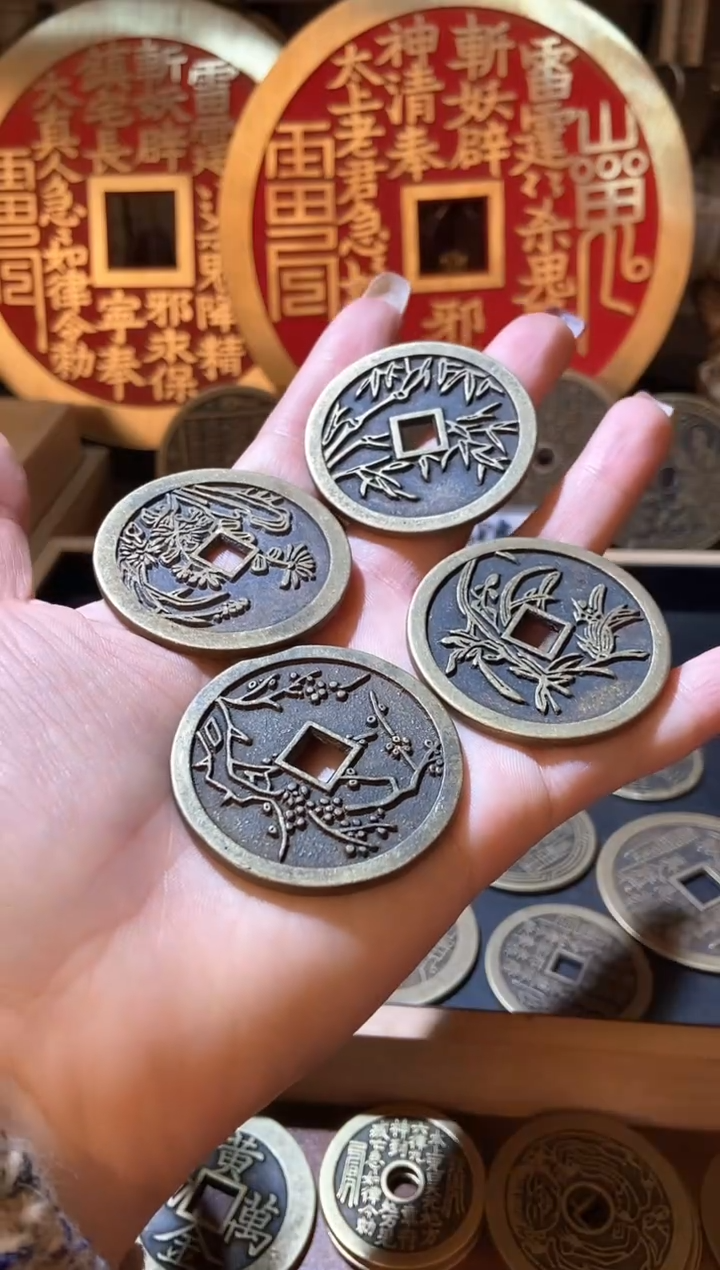 【闪购商品】铜现代翻砂铜工艺品梅兰竹菊4枚一套 