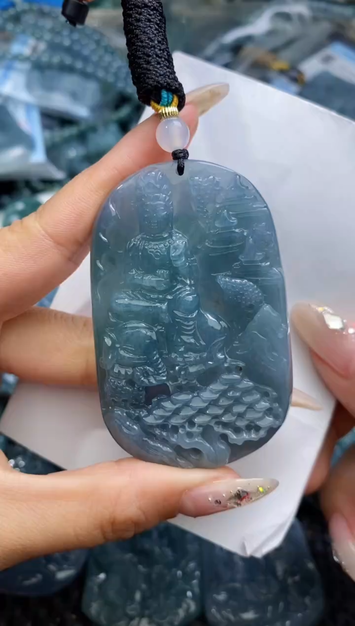 【闪购商品】翡翠颈饰未镶嵌          