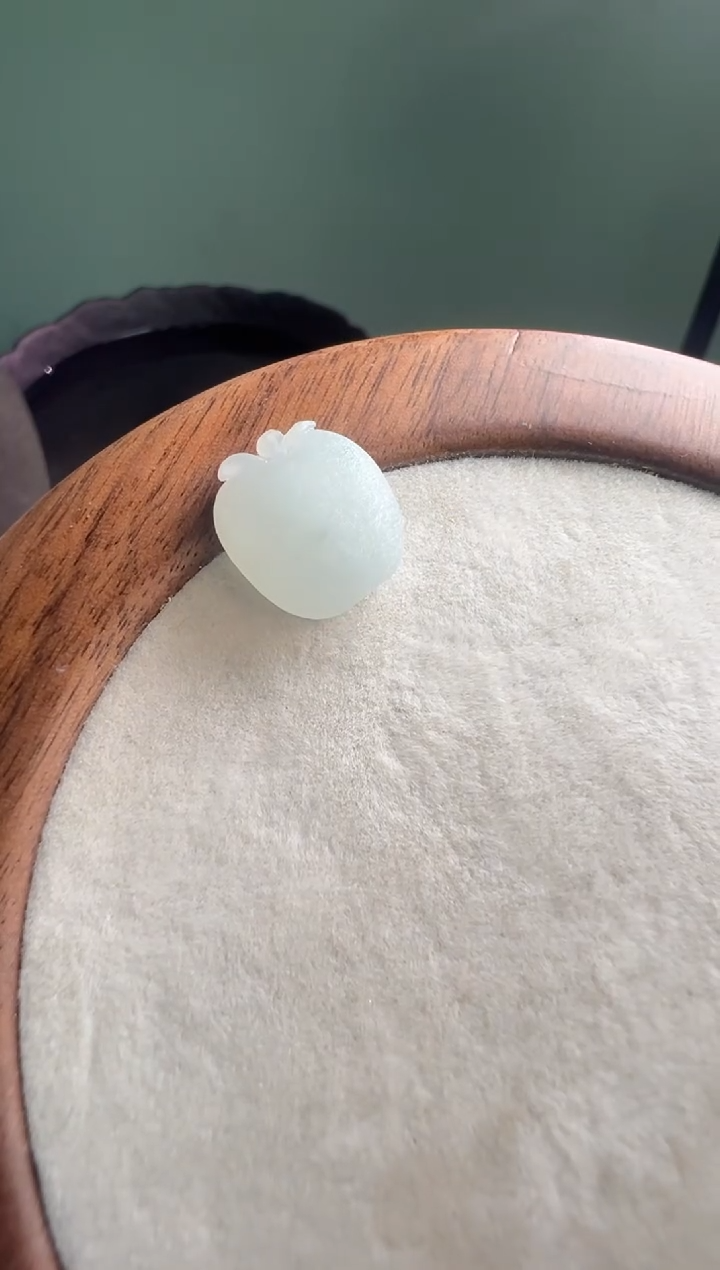 未镶嵌雕刻品定制玛瑙咚*咚白冰苹果