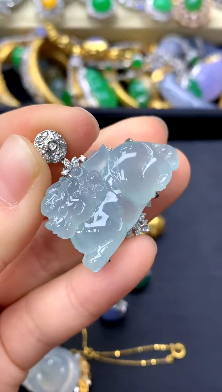 颈饰18K金镶嵌翡翠450-中国好珍宝