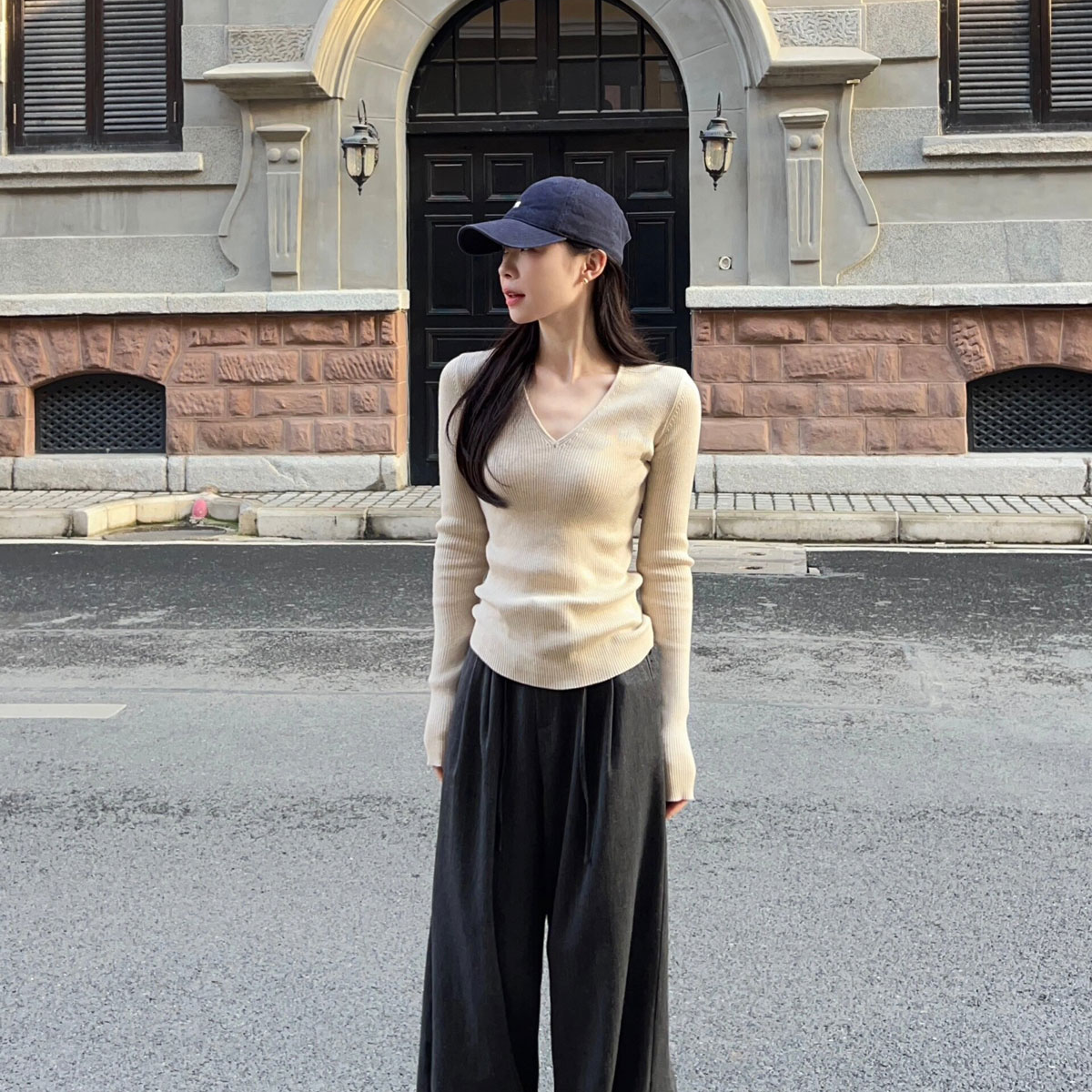 小众法式氛围感2025年春季新款上衣V领时尚高级感显瘦E1-14