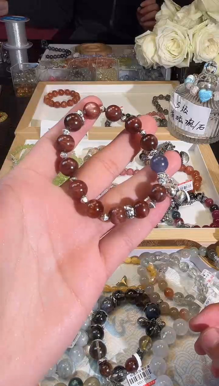 【闪购商品】水晶手链未镶嵌狐狸兔毛手串