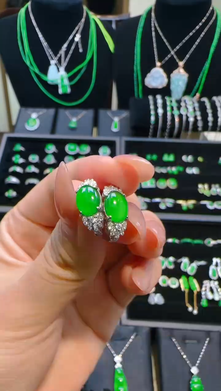 颈饰银S925镶嵌翡翠蛋面耳扣