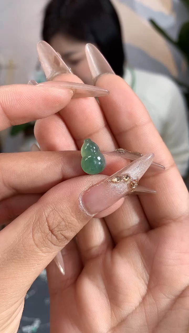 【闪购商品】翡翠吊坠(不含链)未镶嵌葫芦