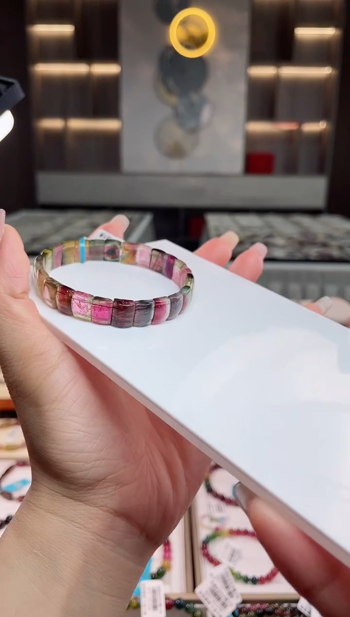 【闪购商品】手牌未镶嵌碧玺（多样性发一条）T